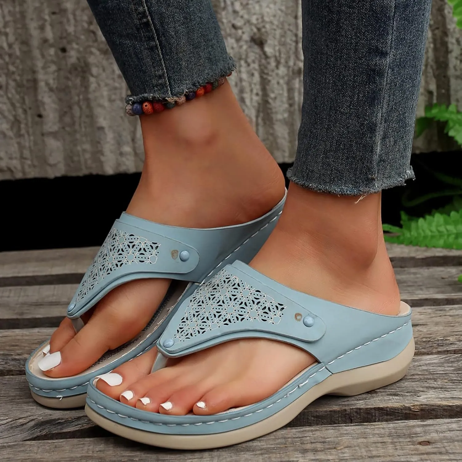 Avylays Breathable Mesh Sports Sandals With Non-Slip Sole Comfort Walking Sandals Slip On Flip Flops Beach Sandals