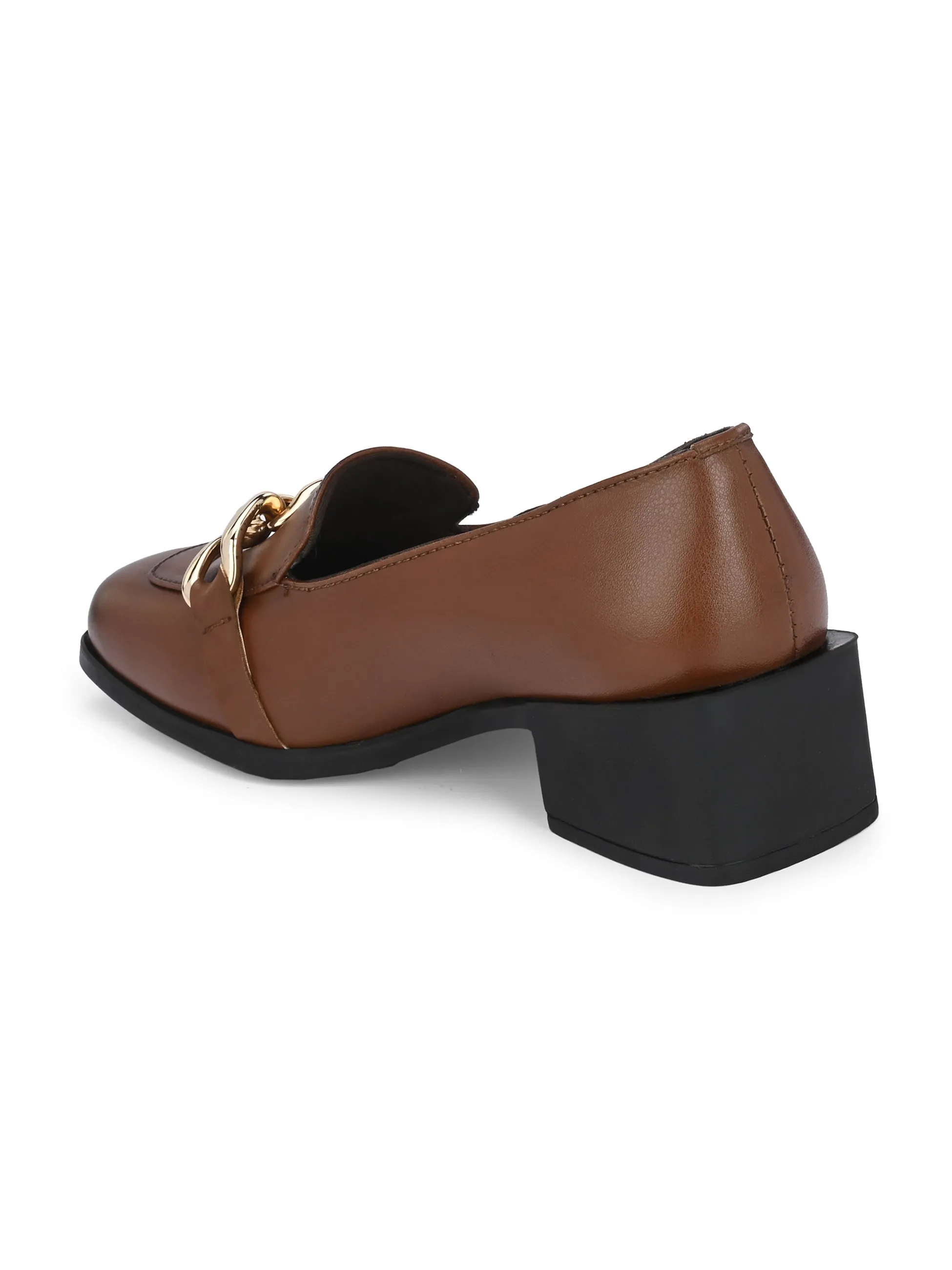 Queen Women's Moccasin with golden chain detail