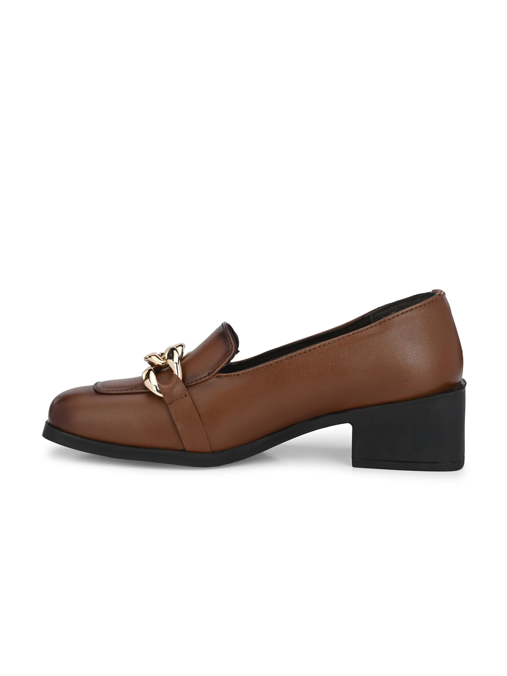 Queen Women's Moccasin with golden chain detail
