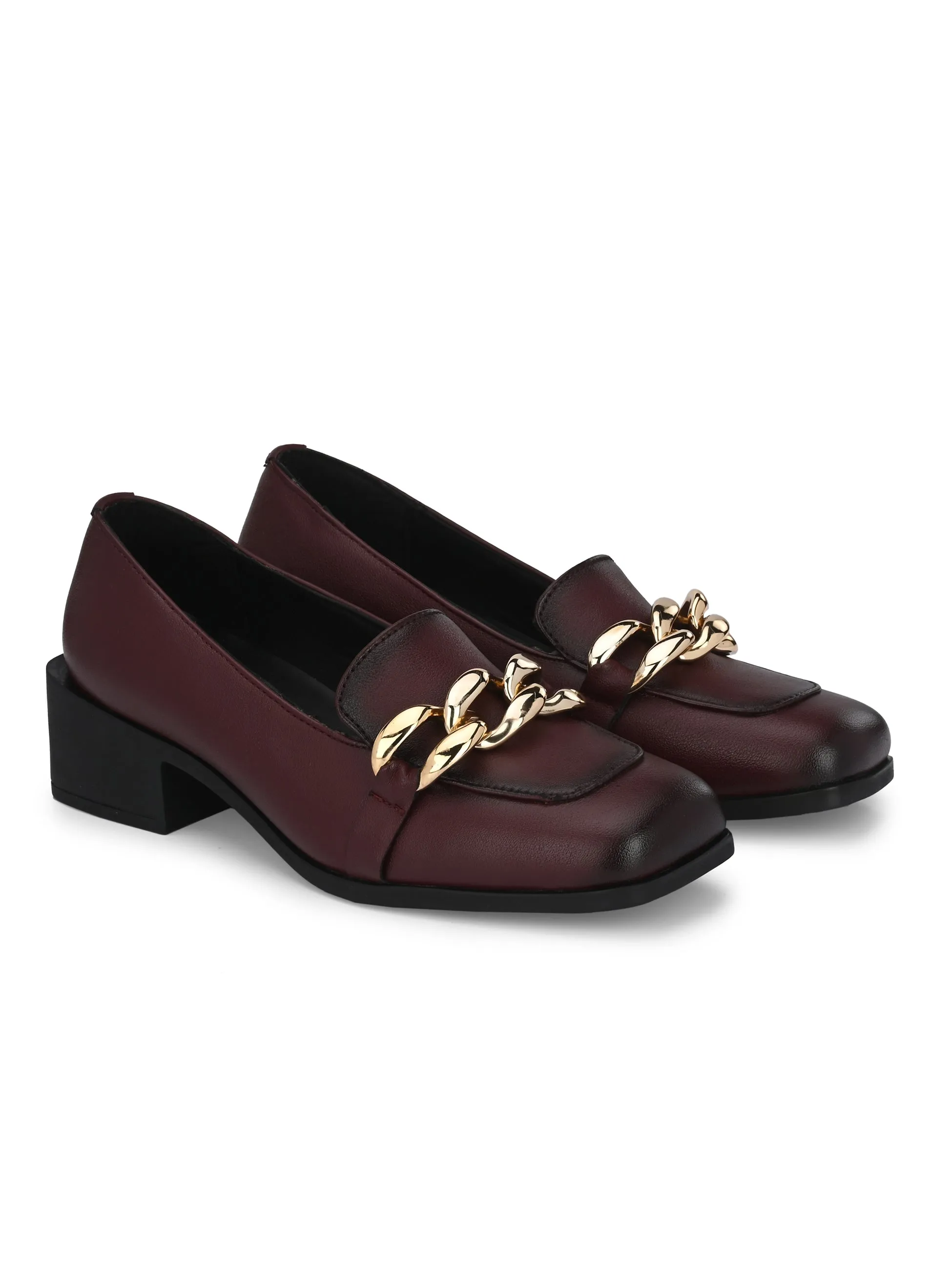 Queen Women's Moccasin with golden chain detail