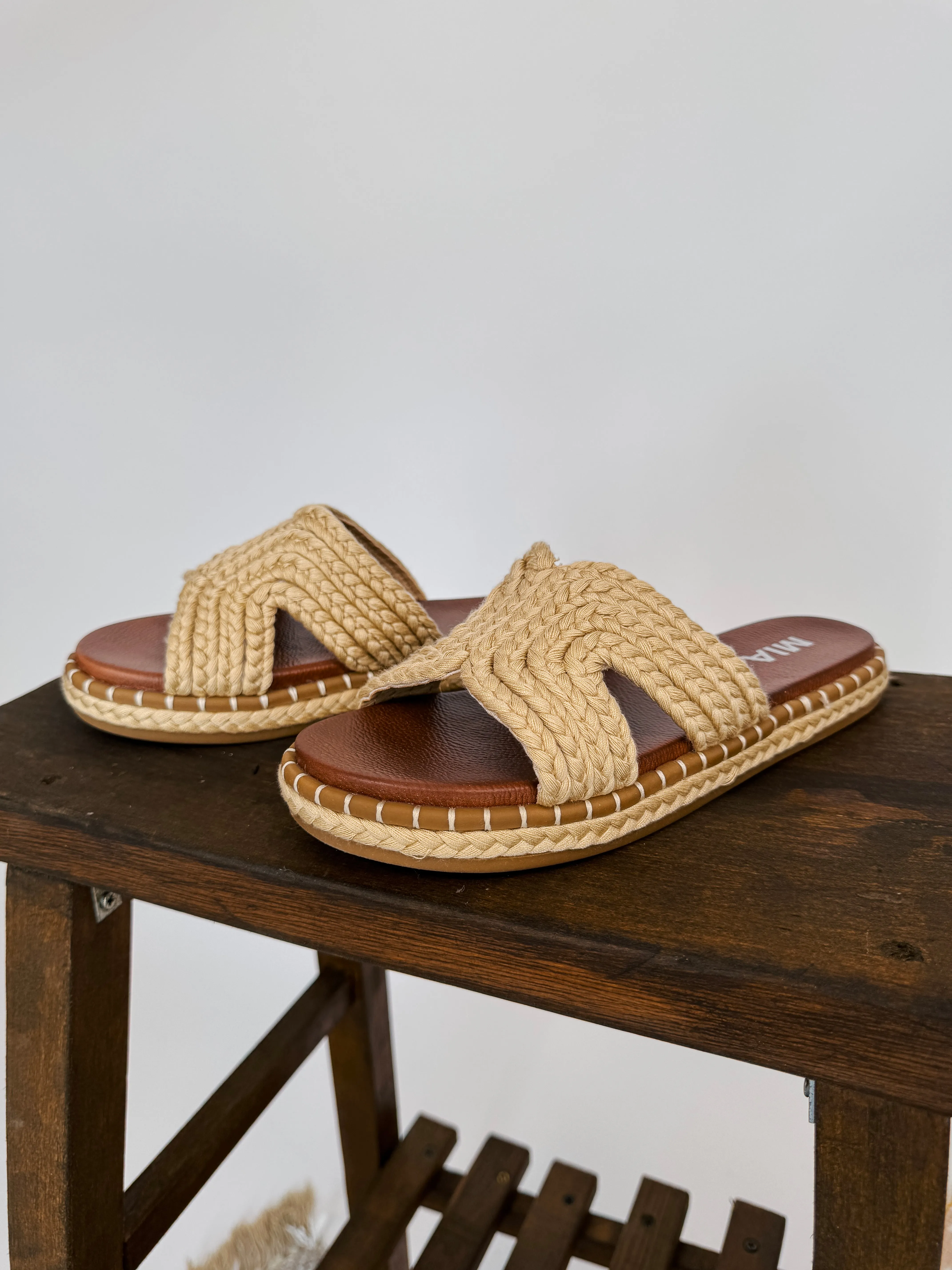 Sirah Sandal
