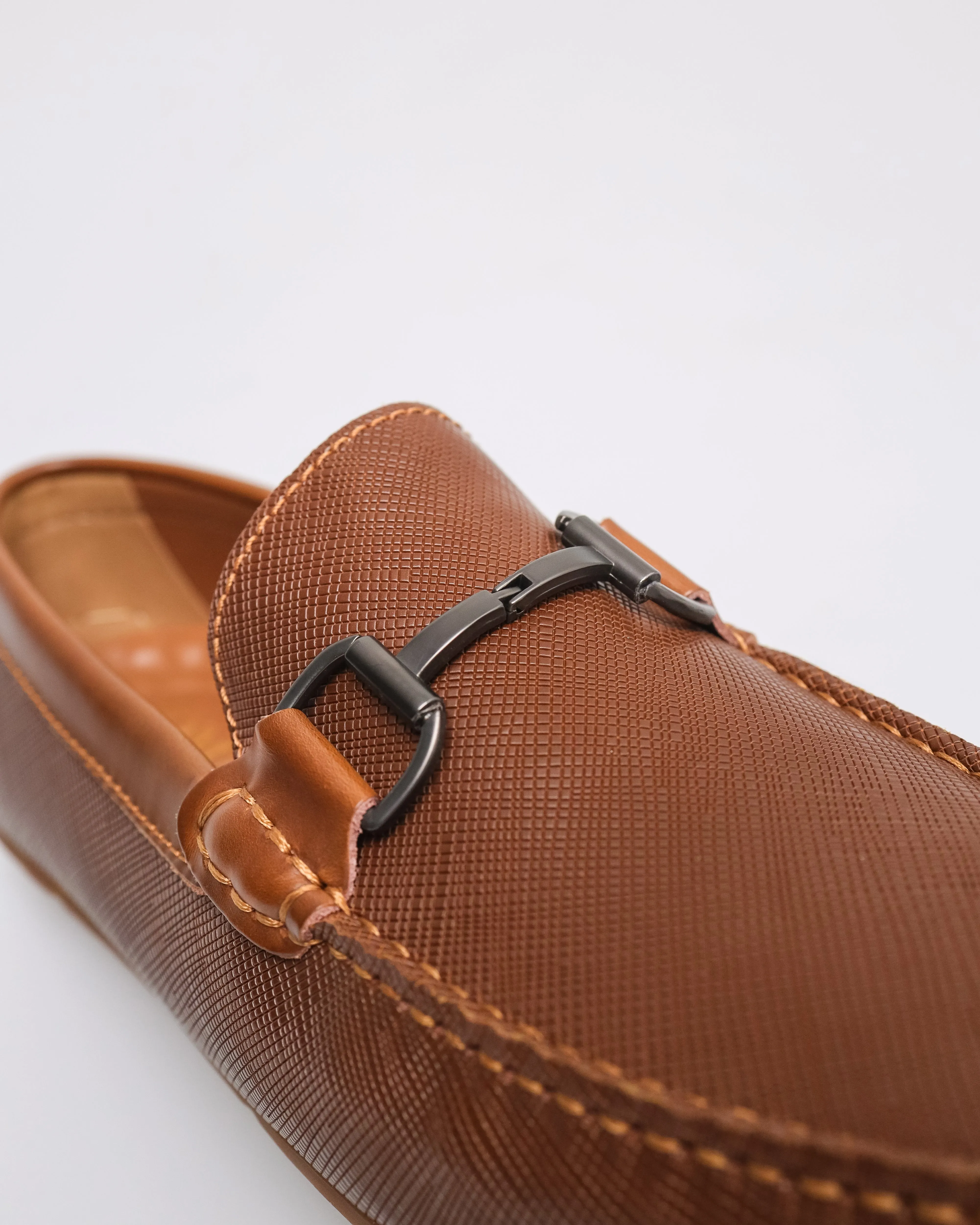 Tomaz C334 Men's Front Buckle Moccasins