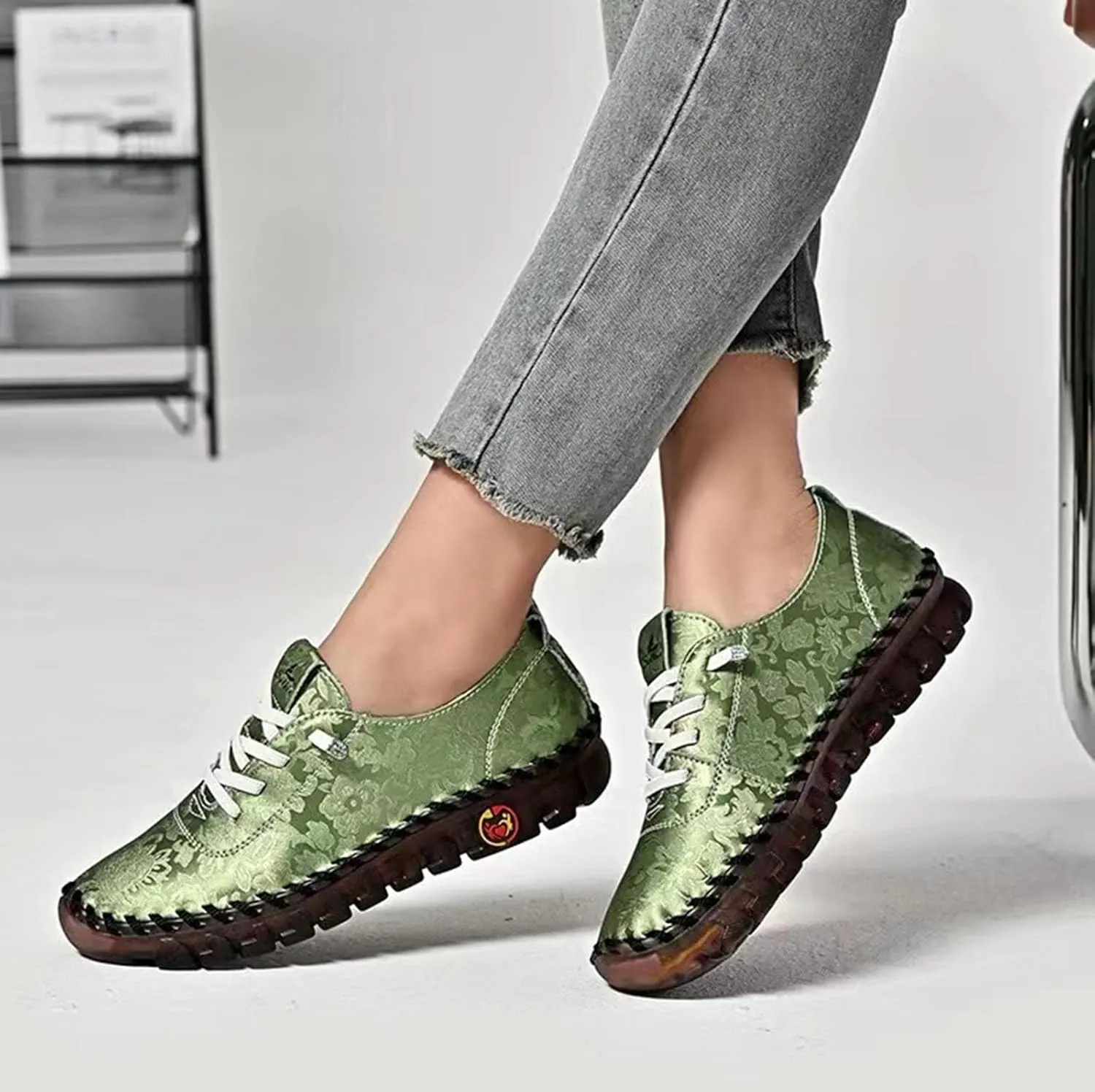 Women's Fashion Embroidery Hand-Stitched Soft Bottom Flat Loafers Comfortable Non-Slip Soft Casual Walking Shoes Orthopedic 4D Pain Relief Casual Shoes