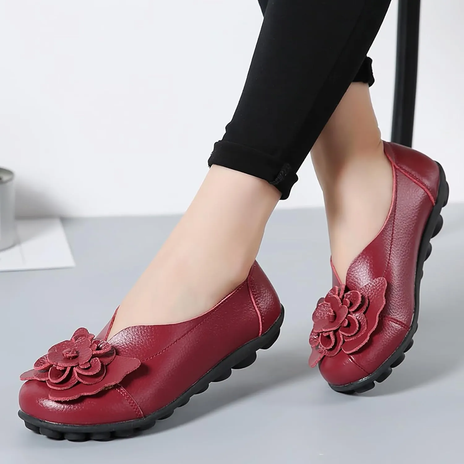 Women's Leather Loafers Comfortable Flat Shoes Slip On Round Toe Wide Width Loafers Comfortable Walking Working Driving Long Standing Fashion Soft Cushion Shoes