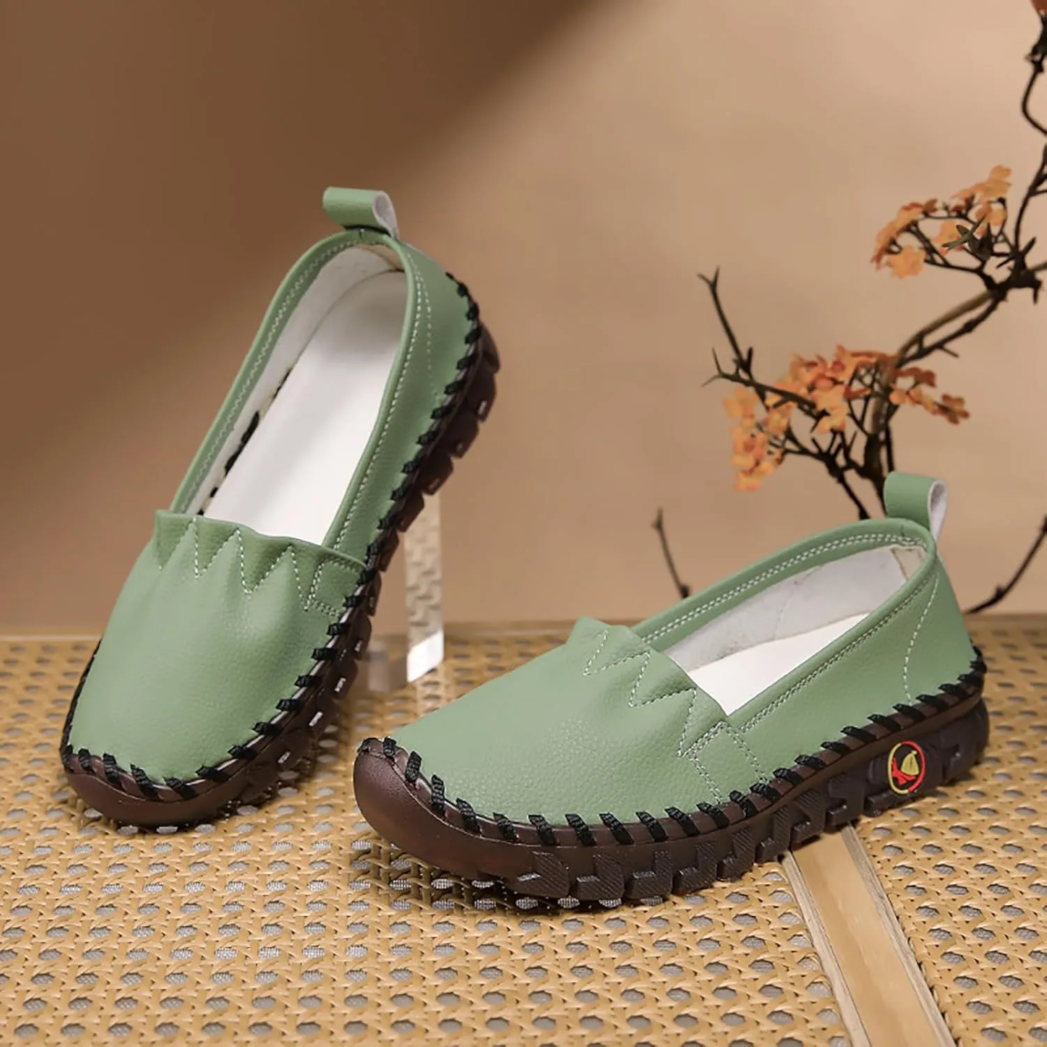 Women's Orthopedic Leather Soft Beef Tendon Loafers Handmade Sewing Comfortable Slip-on Round Toe Breathable Non-Slip Mom Casual Walking Shoes Loafers for Women