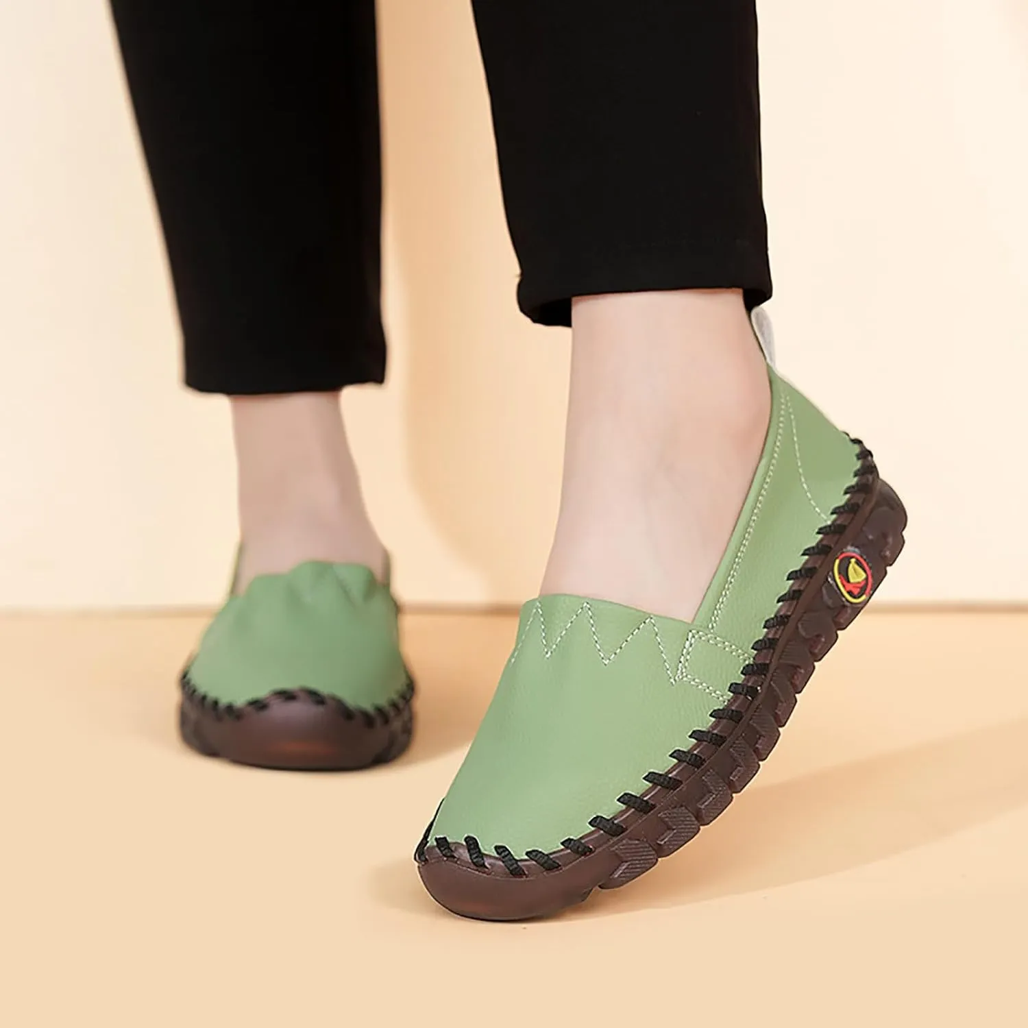 Women's Orthopedic Leather Soft Beef Tendon Loafers Handmade Sewing Comfortable Slip-on Round Toe Breathable Non-Slip Mom Casual Walking Shoes Loafers for Women